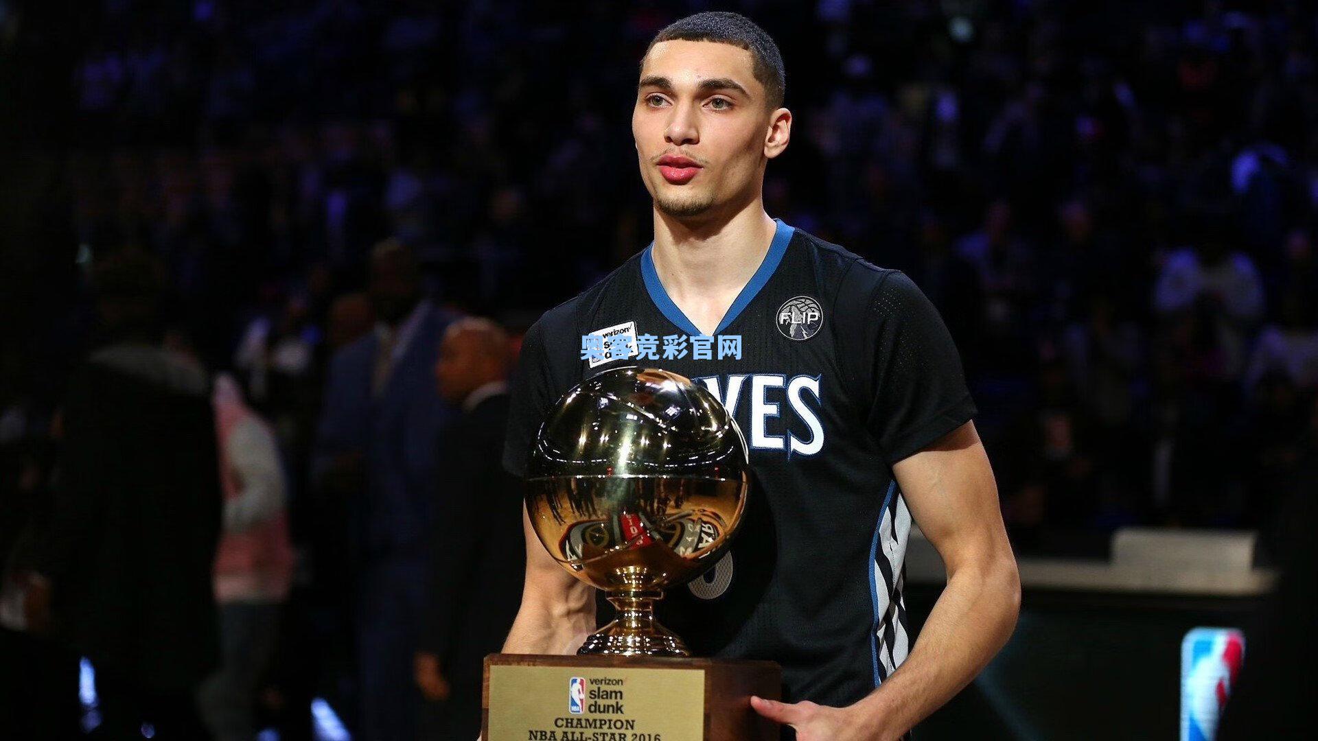 德甲劲旅门兴格拉德巴赫瞄准中国新星李新翔，转会费或破300万欧元，海港边锋成欧洲新焦点