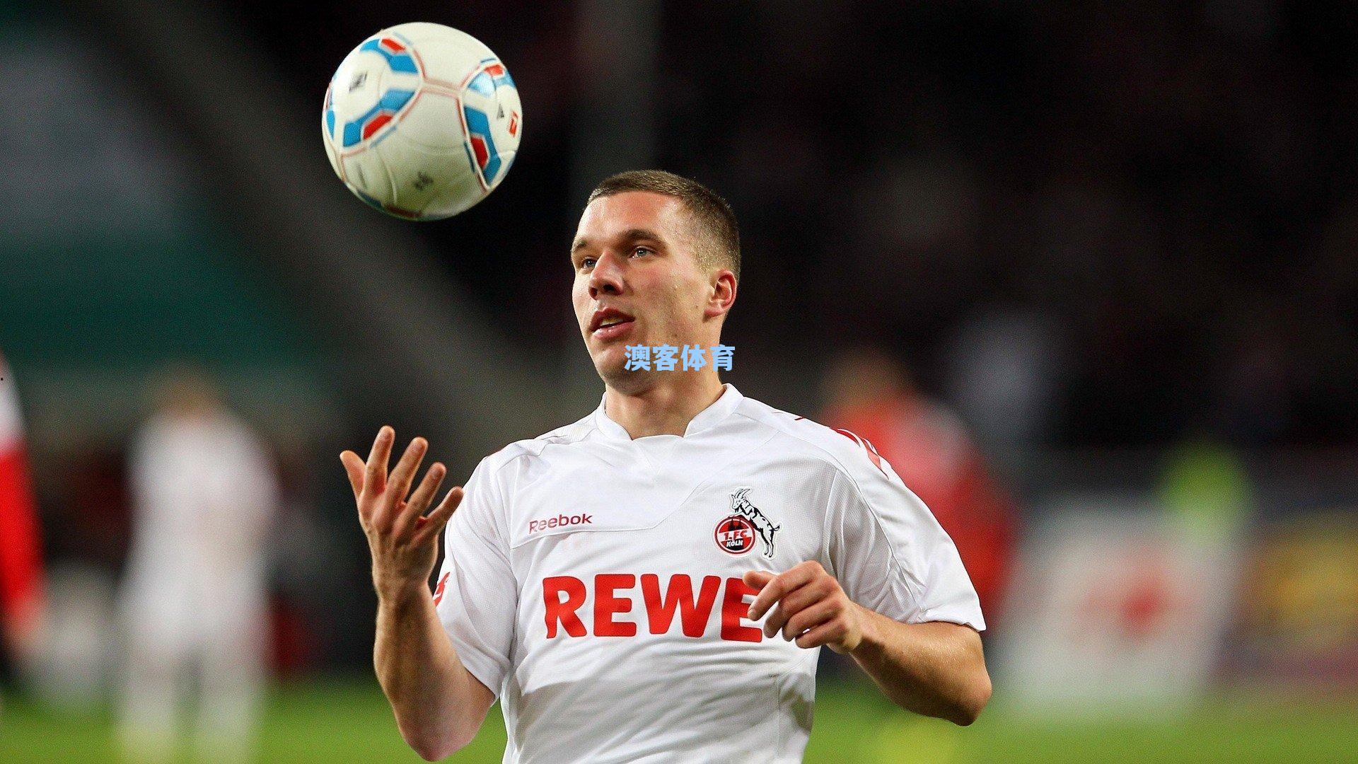 文班亚马三分应声入网！全能表现引领新时代，马刺新王改写比赛法则